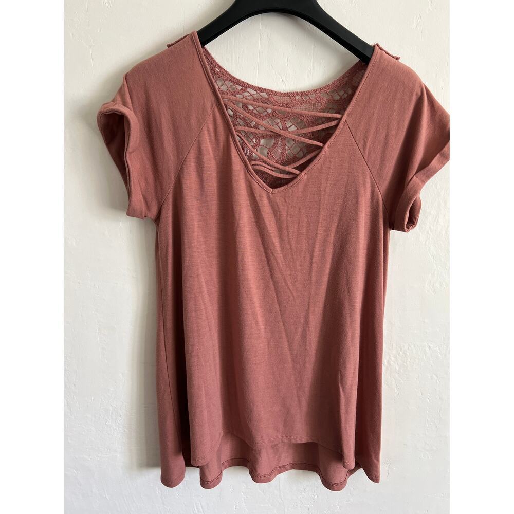 Absolutely Famous‎ Crochet lace rose top size S